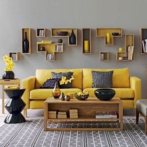 Картины в интерьер с желтым диваном