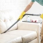 Как почистить диван от пятен в домашних условиях