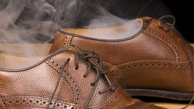 Способы избавления от запаха в обуви, подручные и специальные средства