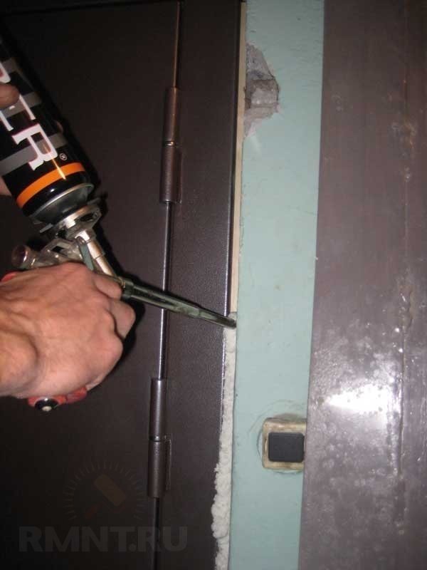 Пена для установки металлических дверей