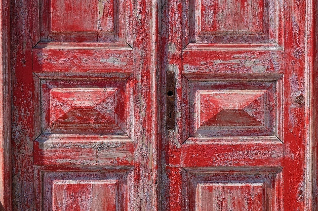 Самые старые деревянные двери