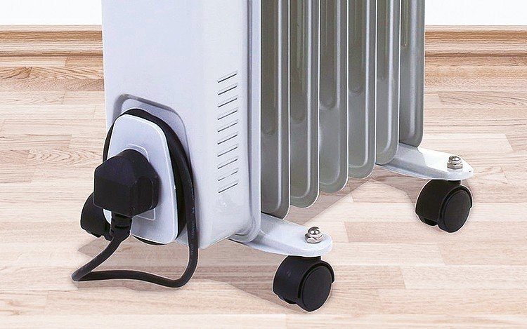 Portable oil filled radiator electric heater