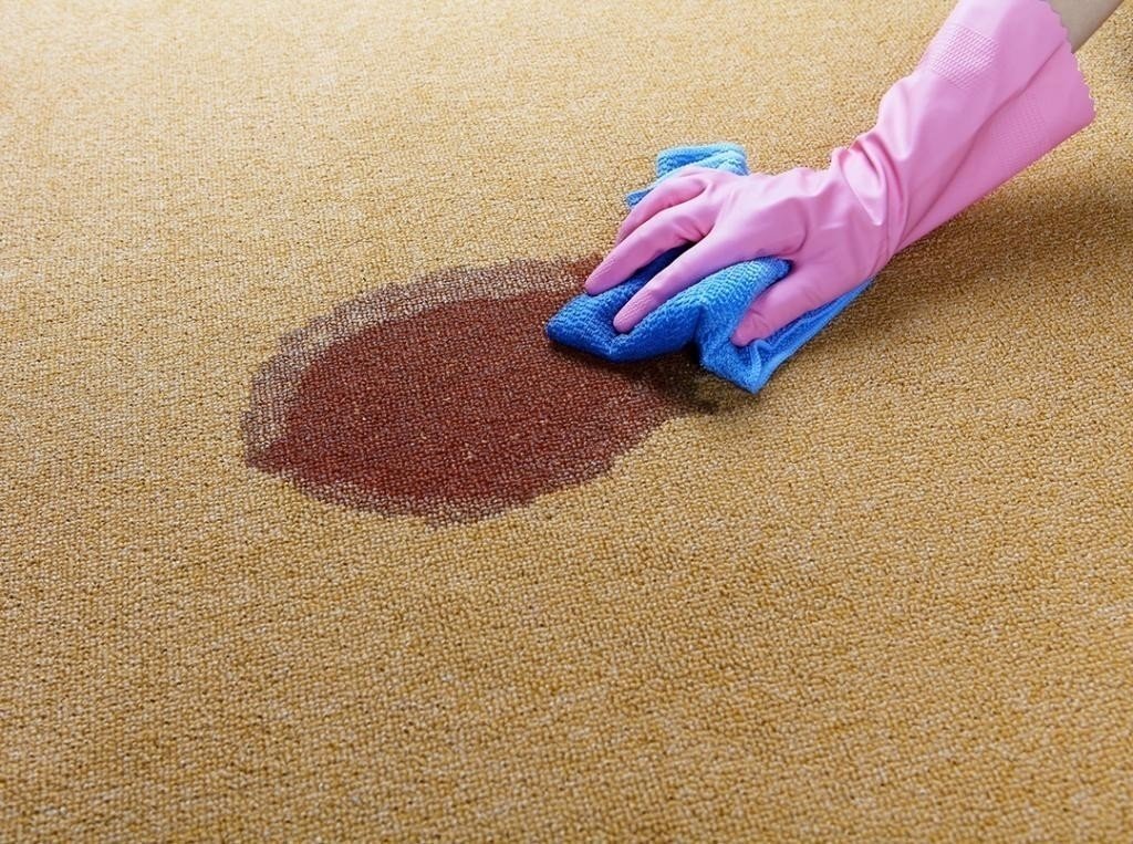 Пятно на ковре