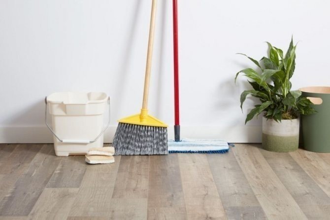 Deep cleaning hardwood floors services