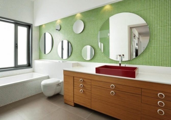 Зеркало в ванную зеленое
