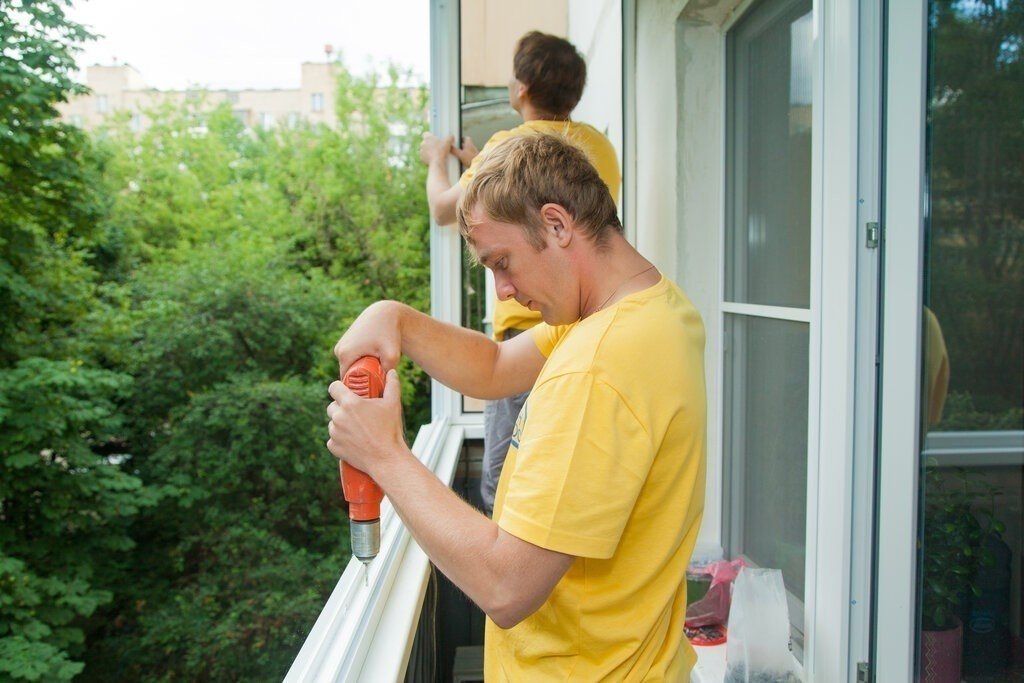 Монтаж пластиковых окон на балконе
