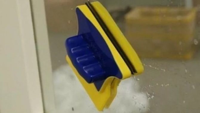 Магнитная щётка для мытья окон с двух сторон
