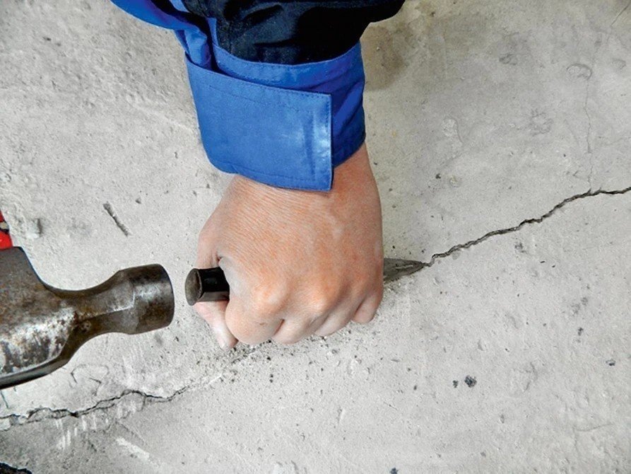 Расшивка трещин в бетоне
