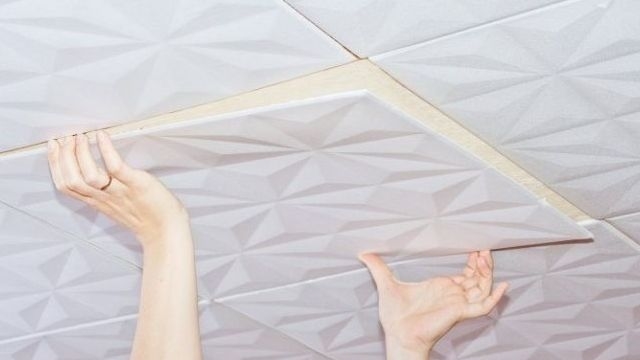 Эффективные способы и советы снять потолочную плитку