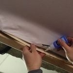 Способы ремонта натяжного потолка