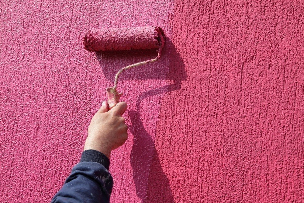 Грунтовка стен короед под покраску