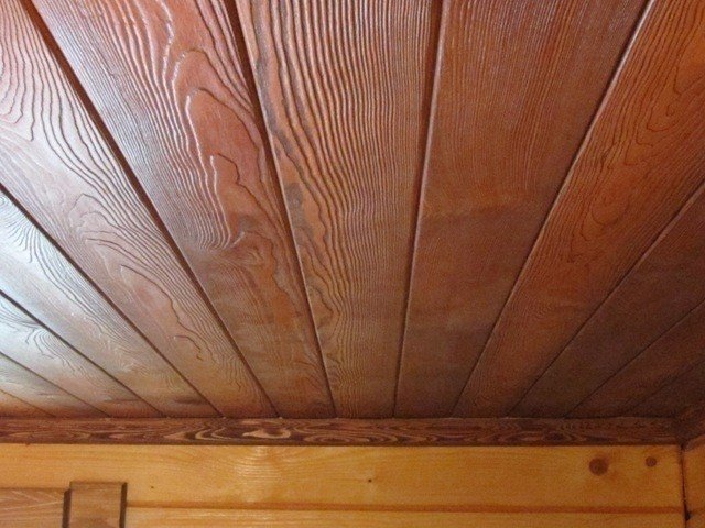 Вагонка для потолка в деревянном доме