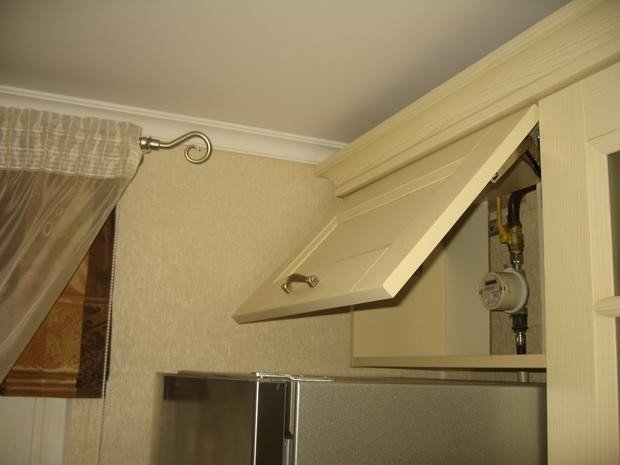 Верхний угловой шкаф для кухни