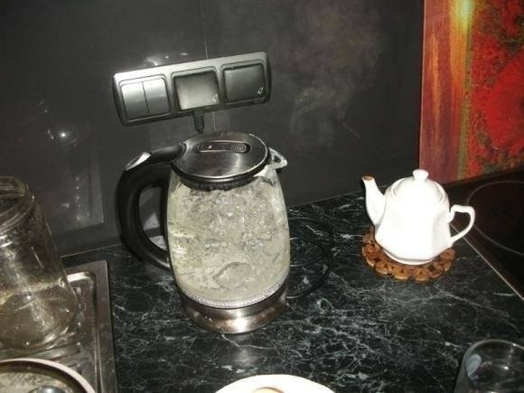 Стеклянный заварочный чайник с ситечком