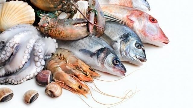 Как избавиться от запаха рыбы на руках, с одежды и посуды