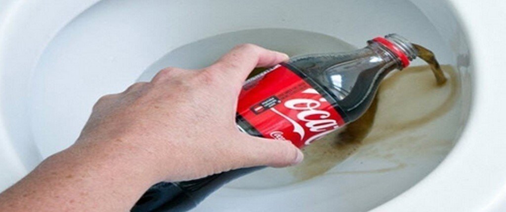 Кока кола для очистки унитаза