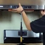 Как установить вытяжку на кухне своими руками