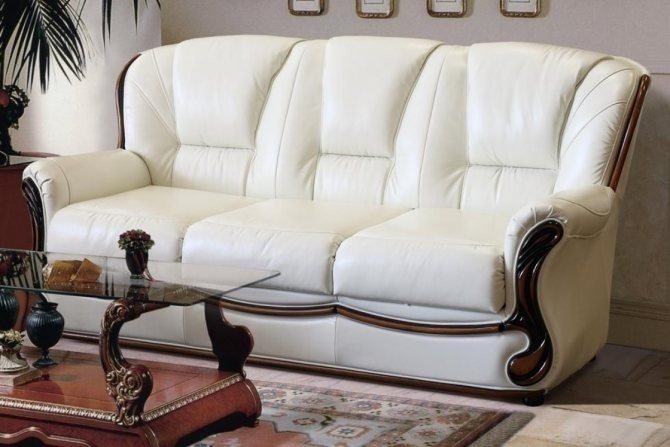 Кожаный диван викторианский стиль