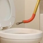 Как устранить засор в туалете в домашних условиях