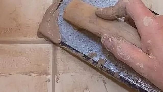 Как снять клей с керамической плитки?
