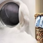 В стиральной машинке после стирки или полоскания остается пена